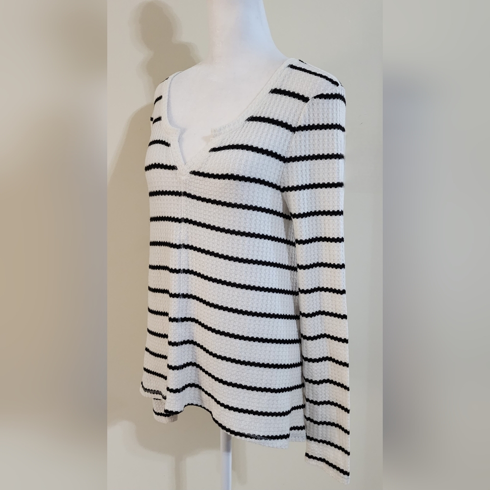 Arizona Jeans Black and White Textured Knit Sweater Size M
